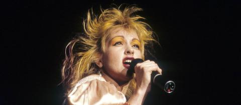 Cyndi Lauper 1987 auf der Bühne