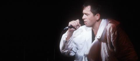 Peter Gabriel 1987 auf der Bühne