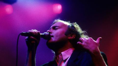 Phil Collins 1987 bei einem Konzert