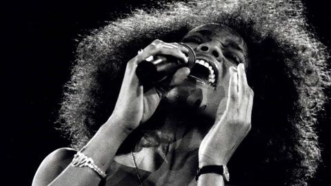 Whitney Houston 1988 bei einem Konzert