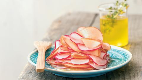 Radieschen-Apfel-Gemüse in Essig