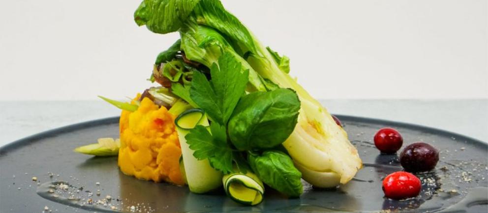 Rezept: Gebratener Pak Choi mit Süßkartoffelstampf und gelben ...