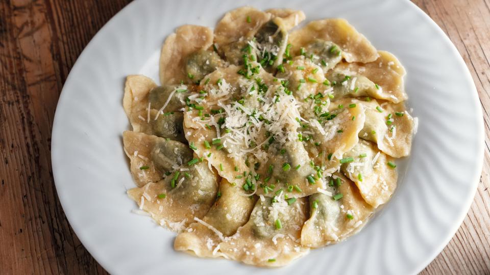 Schlutzkrapfen aus dem Genussbuch "Zu Gast in Südtirol"