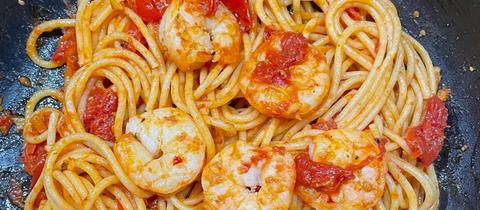 Spaghetti Mit Tomatensoße und Gambas