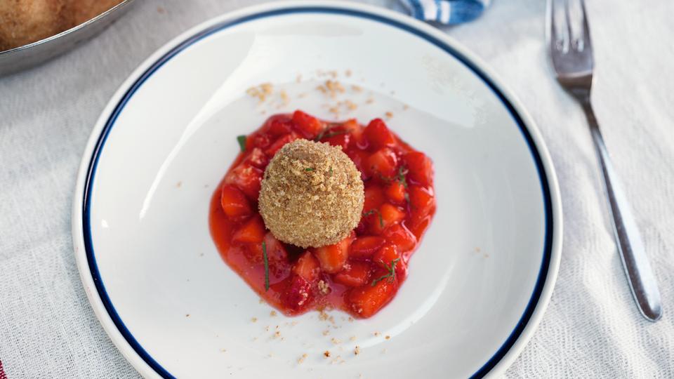 Topfen-Dinkel-Knödel aus dem Genussbuch "Zu Gast in Südtirol"