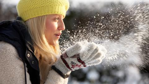 Frau im Schnee