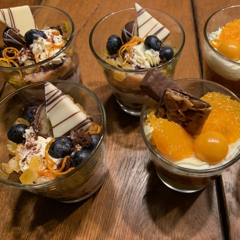 Winterliches Schicht-Dessert