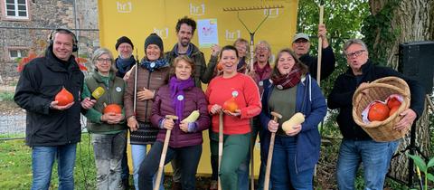 hr1-Greenteam: Die Gewinnübergabe im Kultur im Klostergarten Ilbenstadt