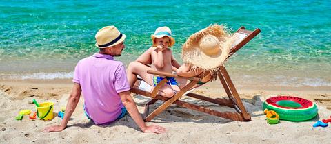 Sommerurlaub am Strand in Griechenland 