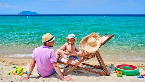 Sommerurlaub am Strand in Griechenland 