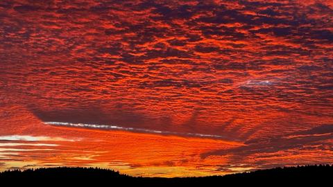 Bilder von Sonnenaufgängen der hr1-Hörer*innen am 20.9.2023.